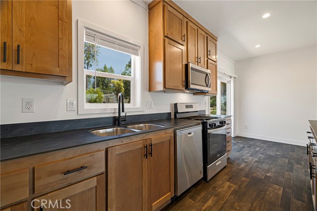 Detail Gallery Image 13 of 37 For 5620 Salida Cir, Paradise,  CA 95969 - 3 Beds | 2 Baths