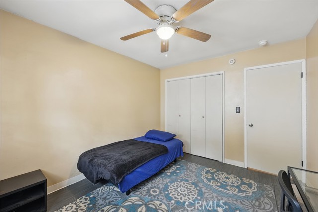 Detail Gallery Image 23 of 47 For 8121 Canby Ave #4,  Reseda,  CA 91335 - 3 Beds | 3 Baths