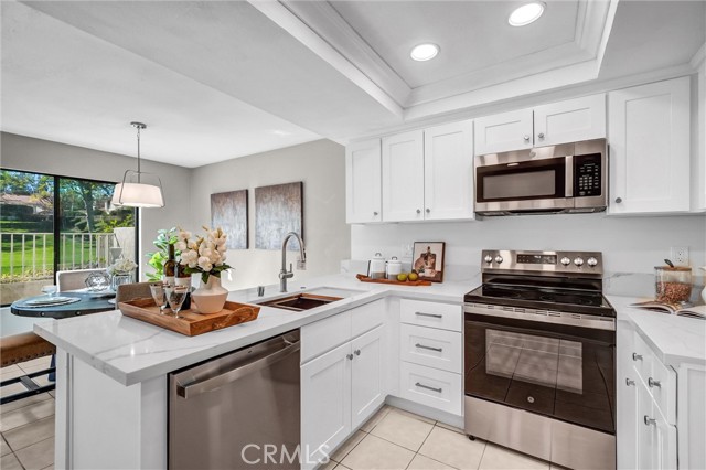 Detail Gallery Image 15 of 48 For 913 Whitewater, Fullerton,  CA 92833 - 2 Beds | 2/1 Baths