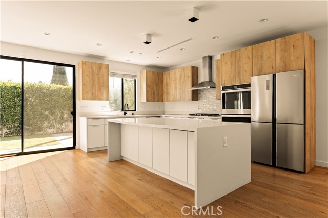 Detail Gallery Image 7 of 26 For 17606 Bromley St, Encino,  CA 91316 - 4 Beds | 3/1 Baths