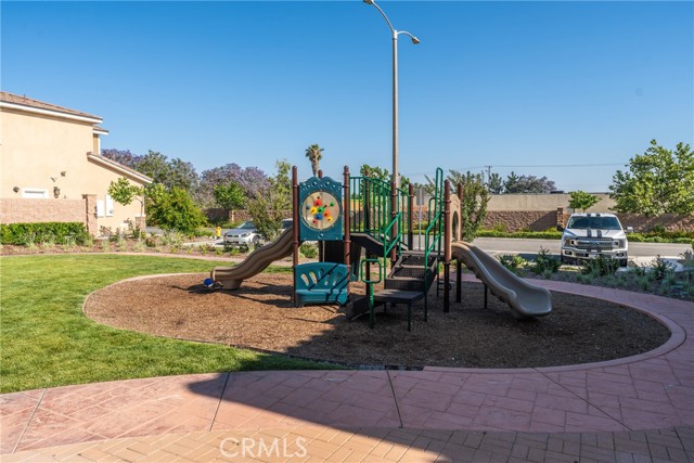 691 Lourdes Lane, Rialto CA: https://media.crmls.org/medias/43977062-4d50-4bd0-80b6-fb0237b8de7d.jpg