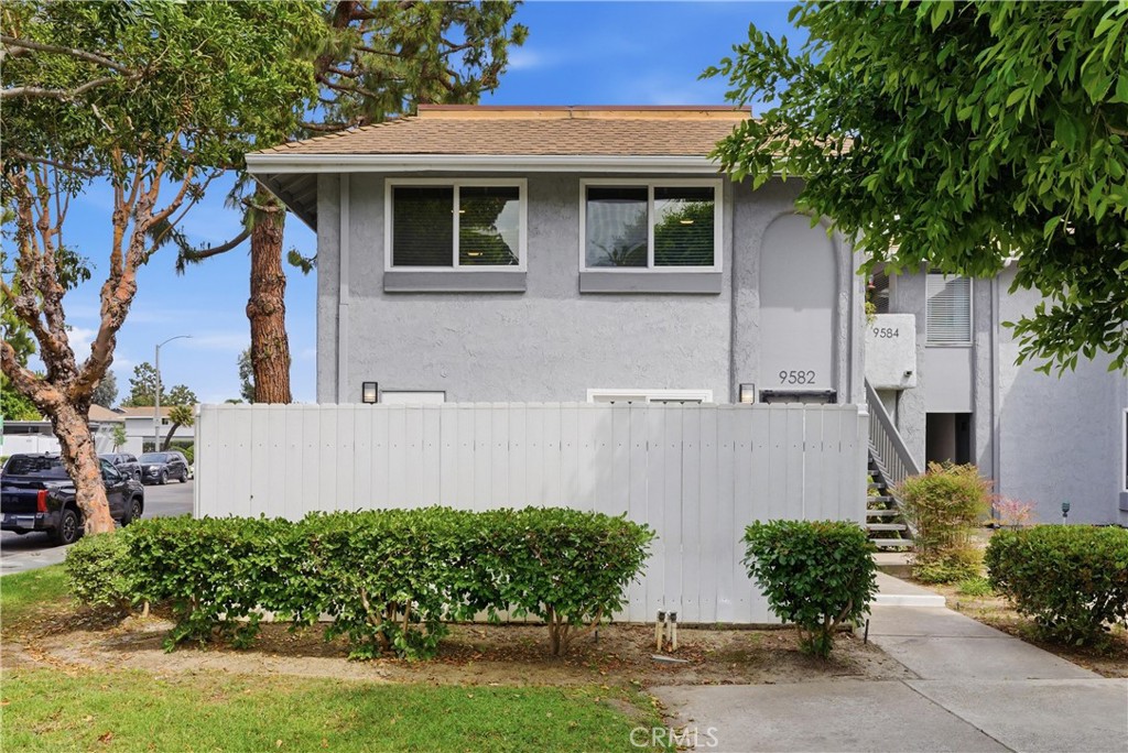 9582 Pettswood
