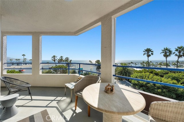 Detail Gallery Image 1 of 41 For 510 the Village #307,  Redondo Beach,  CA 90277 - 2 Beds | 2 Baths