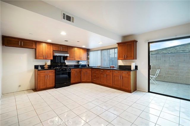 9471 Cortada Street, El Monte CA: https://media.crmls.org/medias/43994325-abc5-44df-8133-f7f7ece8b15a.jpg
