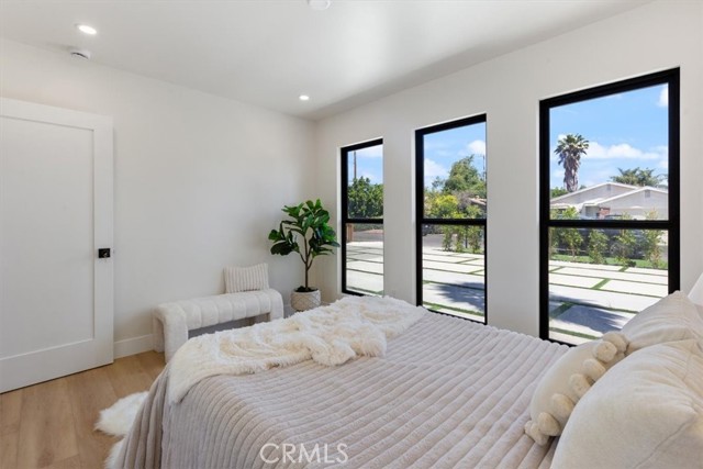 22452 Dolorosa Street, Woodland Hills CA: https://media.crmls.org/medias/43995487-2442-470d-8853-0c29b411ae6f.jpg