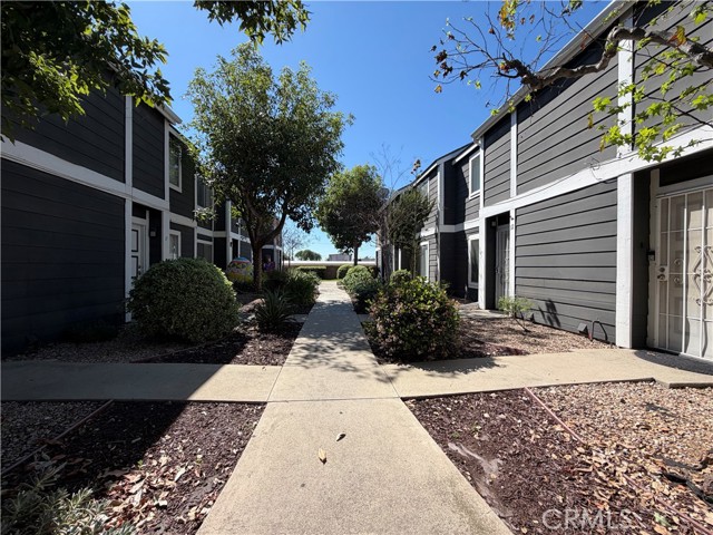 Detail Gallery Image 6 of 61 For 824 N Pasadena Ave #11,  Azusa,  CA 91702 - 2 Beds | 1/1 Baths