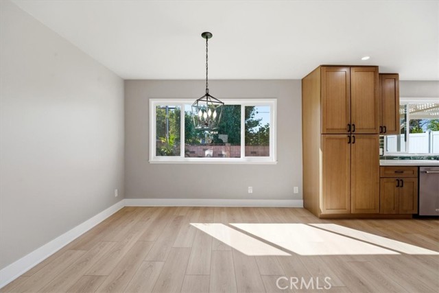 Detail Gallery Image 9 of 59 For 1613 Darcy Ave, Simi Valley,  CA 93065 - 4 Beds | 2/1 Baths