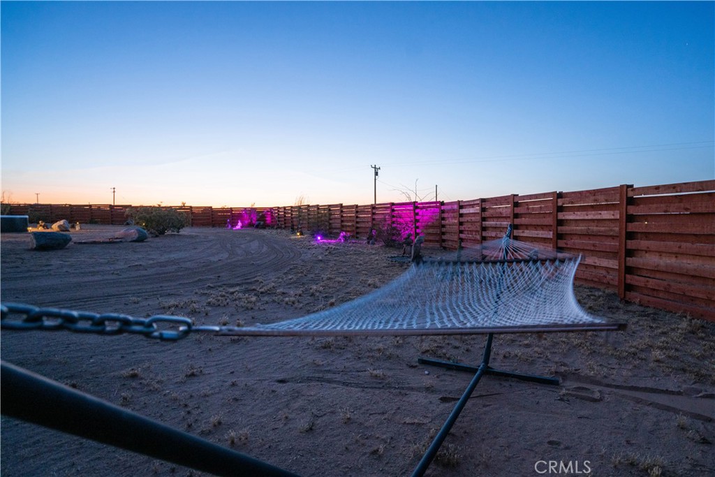 https://media.crmls.org/medias/439a9a6d-f68d-4b48-9a30-c80d7fec4395.jpg?preset=X-Large
