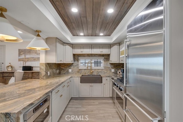 Detail Gallery Image 9 of 31 For 2808 W Oceanfront, Newport Beach,  CA 92663 - 4 Beds | 4 Baths