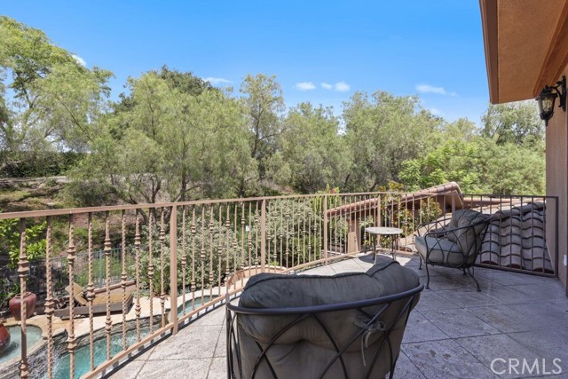6 Marble Creek Lane, Coto de Caza CA: https://media.crmls.org/medias/439c34ca-f7b4-4395-8054-543d0d80af45.jpg