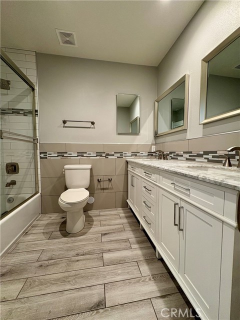 Detail Gallery Image 7 of 10 For 10947 Hayvenhurst Ave, Granada Hills,  CA 91344 - 3 Beds | 2 Baths