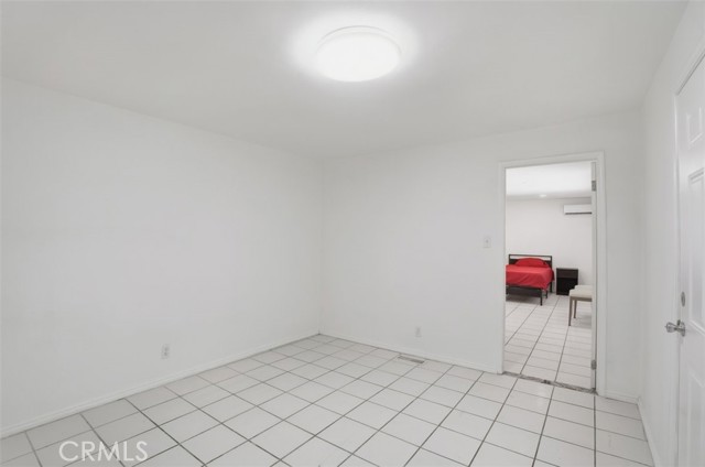 7958 Tampa Ave, Reseda CA: https://media.crmls.org/medias/439e11d3-8a1f-40c4-b63d-4b93c48a79dc.jpg