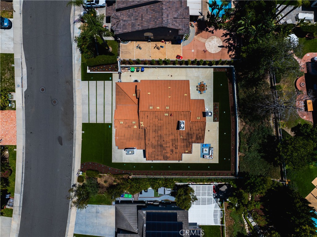 https://media.crmls.org/medias/439e9a2e-0b88-4210-85d0-16f2b36786c7.jpg?preset=X-Large