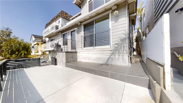 Detail Gallery Image 17 of 18 For 1204 Monterey Bld, Hermosa Beach,  CA 90254 - 3 Beds | 2/1 Baths