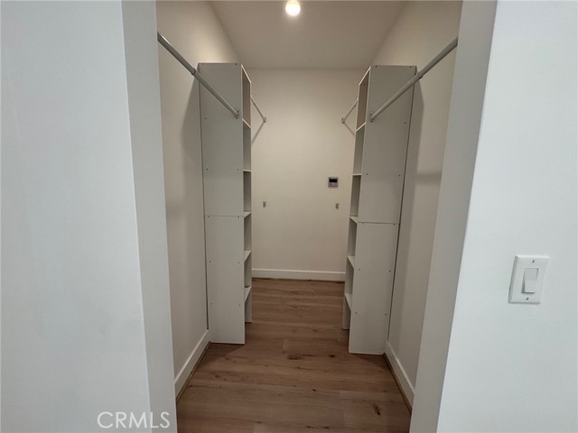 Detail Gallery Image 9 of 10 For 6427 Nagle, Van Nuys,  CA 91401 - 1 Beds | 1 Baths