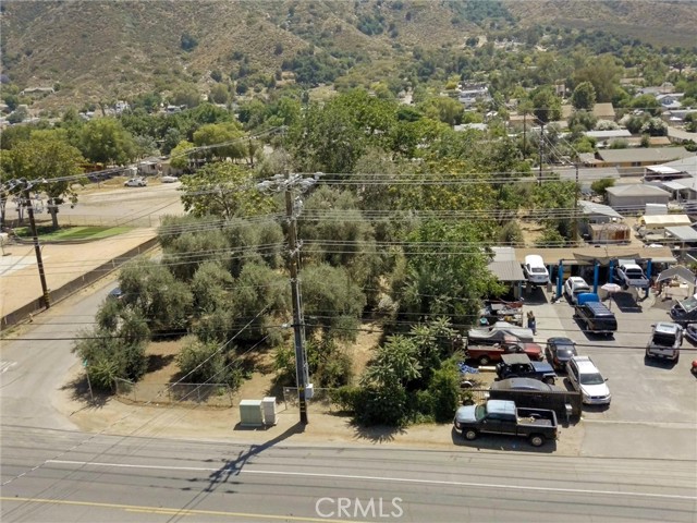 5 Grand, Lake Elsinore CA: https://media.crmls.org/medias/439fa97e-b184-4bc9-8e80-645eebc44f4b.jpg