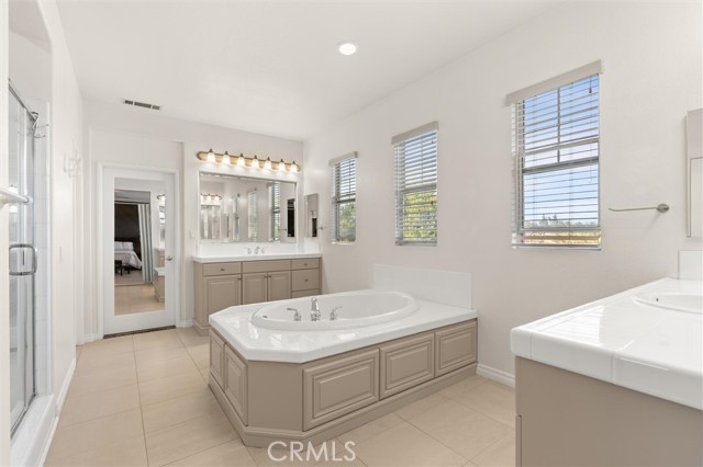 Detail Gallery Image 19 of 36 For 1461 Deer Hollow Dr, Corona,  CA 92882 - 5 Beds | 3 Baths