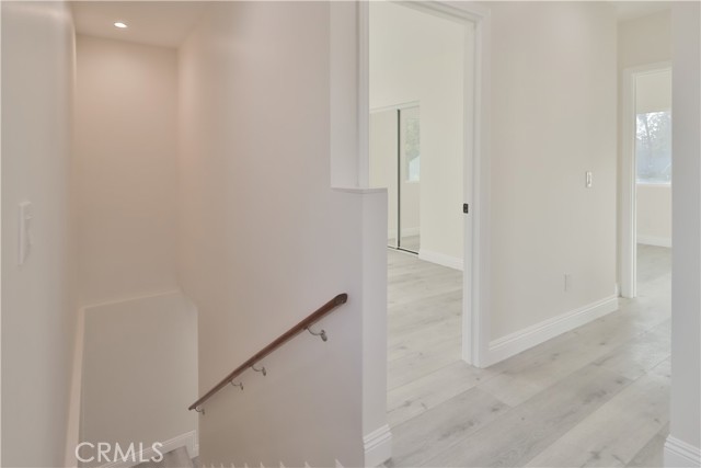 22133 1/2 Victory Boulevard, Canoga Park CA: https://media.crmls.org/medias/43a10ffa-8685-4285-ae3e-803bc67bd6cd.jpg