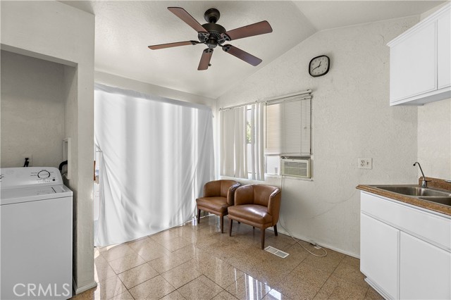 Detail Gallery Image 16 of 26 For 1785 Home, Pomona,  CA 91768 - 2 Beds | 1 Baths