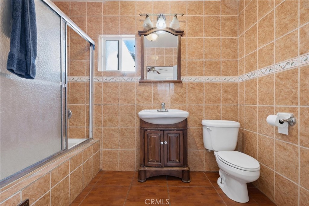 https://media.crmls.org/medias/43a2258f-b15d-4ecb-b1b9-9f07ba2b7ac1.jpg?preset=X-Large