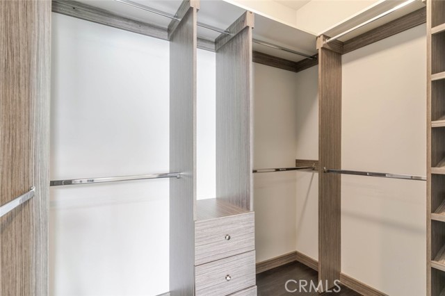 Detail Gallery Image 16 of 30 For 711 E Angeleno Ave #102,  Burbank,  CA 91501 - 3 Beds | 3 Baths