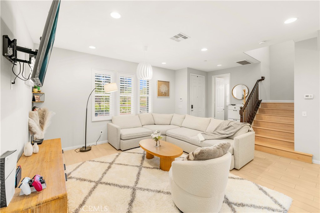 MLS #OC25267507 image #8