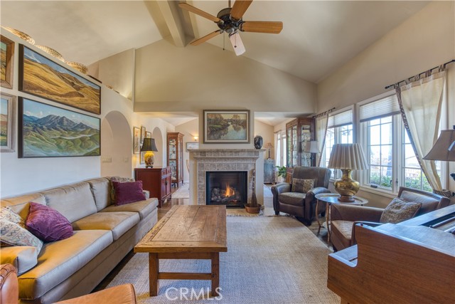 226 Encanto Avenue, Pismo Beach CA: https://media.crmls.org/medias/43a2e500-fd67-4bfe-aaf5-540a4ef50383.jpg