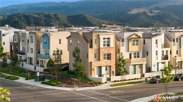 41 Stable Dr, Rancho Mission Viejo CA: https://media.crmls.org/medias/43a33f23-be59-4181-823e-f6a568737e07.jpg