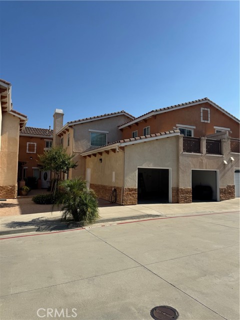 1200 E Highland Avenue, Redlands CA: https://media.crmls.org/medias/43a3b681-7864-4914-a1f8-7adaa5b4a016.jpg