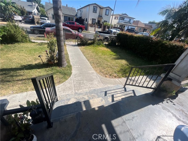 1248 Rolland Curtis Place, Los Angeles CA: https://media.crmls.org/medias/43a3bae1-3f9d-406d-b030-7b2e8dbcb36b.jpg