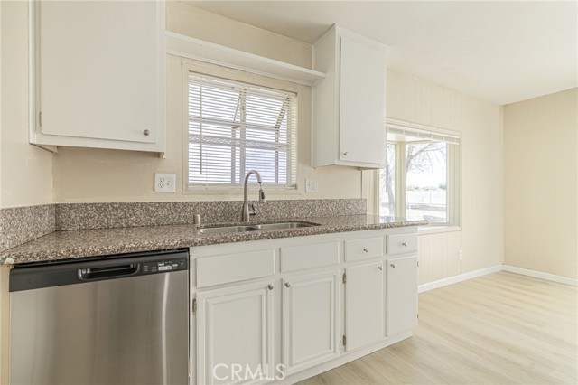 Detail Gallery Image 16 of 39 For 41136 174th, Lancaster,  CA 93535 - 4 Beds | 2 Baths