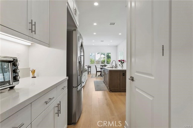 14432 Windfall Lane, Huntington Beach CA: https://media.crmls.org/medias/43a55f33-1992-46d7-bb0e-661b3bf66d46.jpg