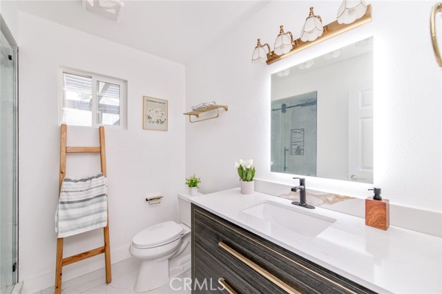 22733 Islamare, Lake Forest CA: https://media.crmls.org/medias/43a56c6e-0e94-49ab-a06c-84bd14e59f56.jpg