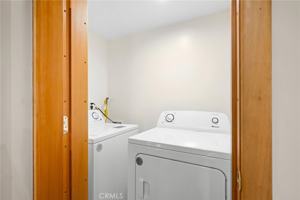 https://media.crmls.org/medias/43a59654-ad12-4ed6-a7b7-cc87ef5e3d34.jpg?preset=X-Large