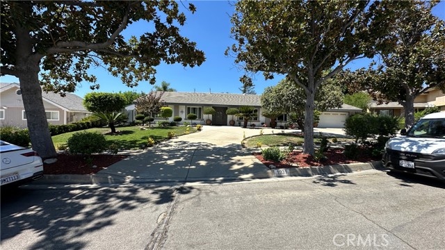 1931 N Redding Way, Upland CA: https://media.crmls.org/medias/43a59f4b-3ff8-4bcf-9300-b46d79a90e59.jpg