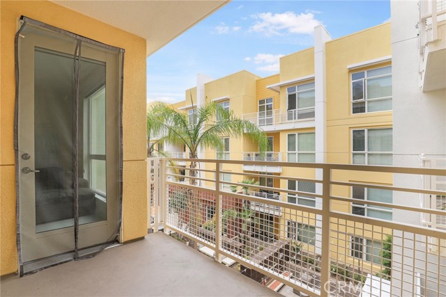 Detail Gallery Image 28 of 39 For 21301 Erwin St #416,  Woodland Hills,  CA 91367 - 2 Beds | 2 Baths