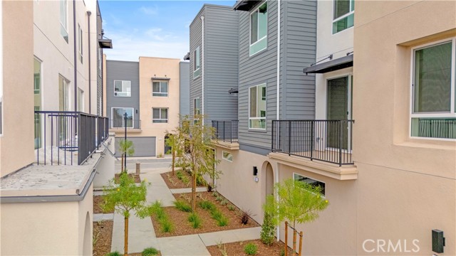 Detail Gallery Image 38 of 43 For 9419 1/2 N Sepulveda Blvd. #5,  North Hills,  CA 91343 - 2 Beds | 2/1 Baths