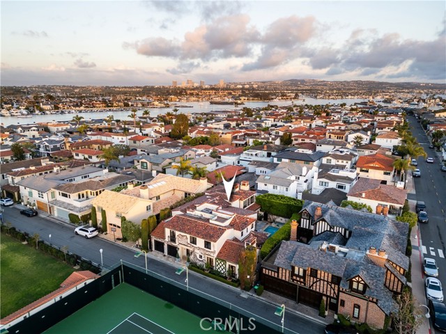 Detail Gallery Image 19 of 66 For 110 via Trieste, Newport Beach,  CA 92663 - 5 Beds | 5/1 Baths