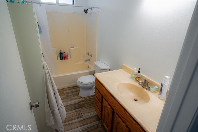 Detail Gallery Image 9 of 25 For 9450 Mango Ave, Hesperia,  CA 92345 - 5 Beds | 3 Baths