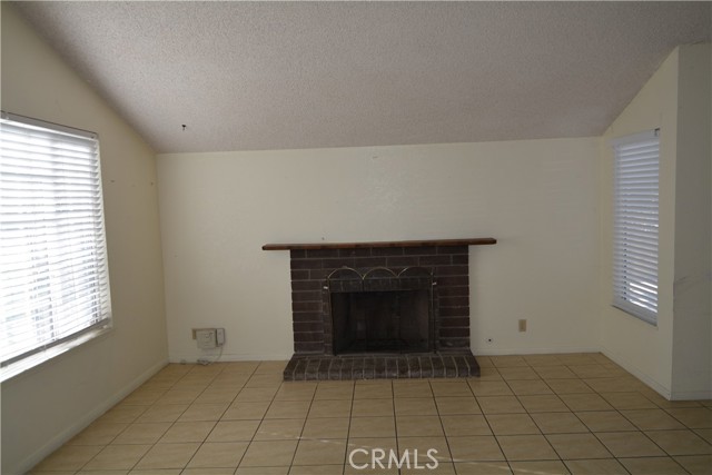 340 Calle Caballeros, Walnut CA: https://media.crmls.org/medias/43a70511-266d-4e13-8396-18186c2dd4d3.jpg