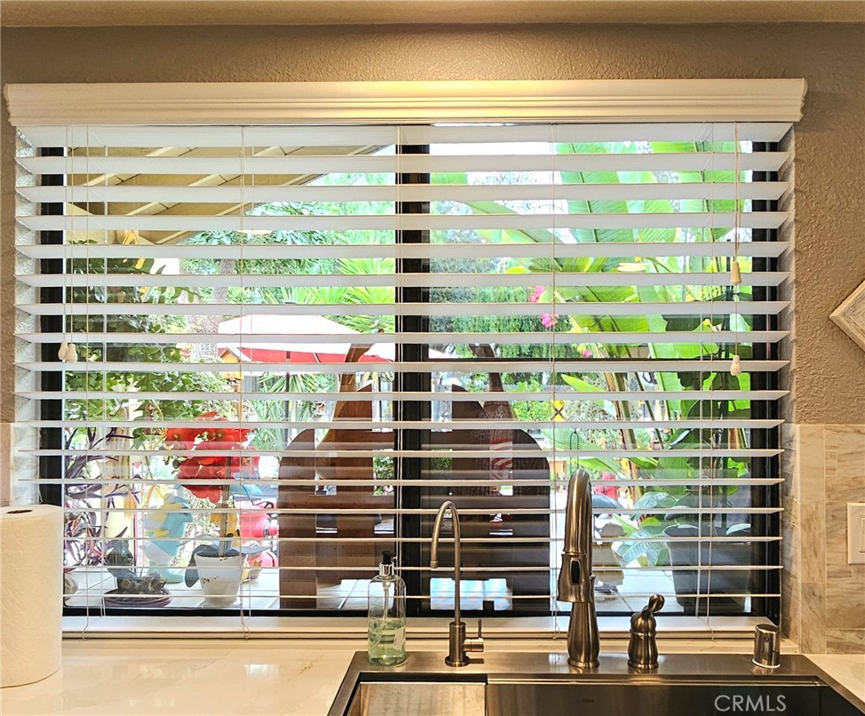 https://media.crmls.org/medias/43a8c26c-7c79-43e4-bd86-dca15243d76c.jpg?preset=X-Large