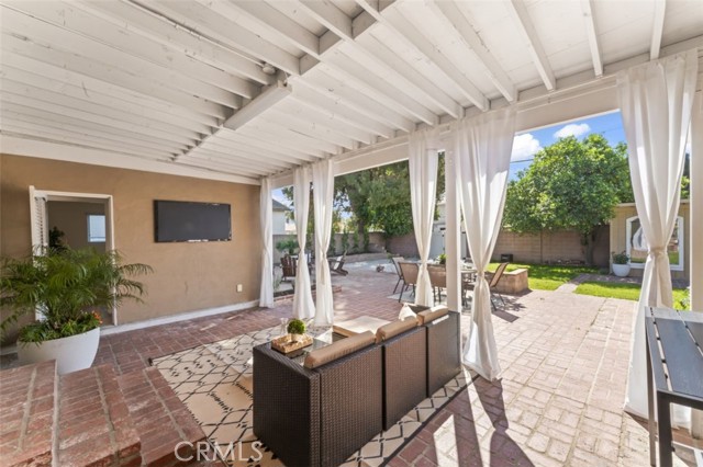Detail Gallery Image 29 of 44 For 17008 Hartland St, Lake Balboa,  CA 91406 - 4 Beds | 2 Baths