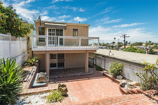 1020 Prospect Avenue, Hermosa Beach, California 90254, 4 Bedrooms Bedrooms, ,1 BathroomBathrooms,Residential,Sold,Prospect,PV22112459