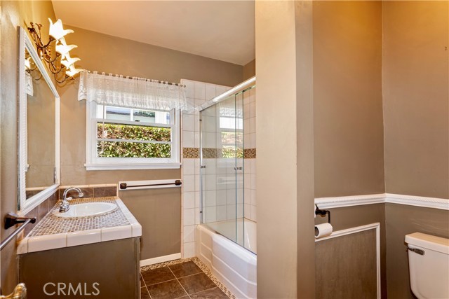 2042 E Crary Street, Pasadena CA: https://media.crmls.org/medias/43aa0a7e-2f87-4e66-91c7-39128331c4c0.jpg