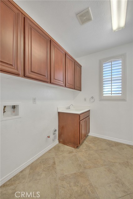 12790 Golden Leaf Drive, Rancho Cucamonga CA: https://media.crmls.org/medias/43aa6aa9-a570-4443-a5f5-2648db9c38b1.jpg