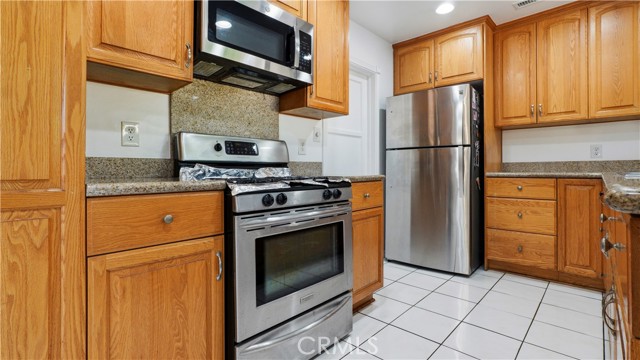 Detail Gallery Image 17 of 39 For 8838 Murietta, Panorama City,  CA 91402 - 3 Beds | 2 Baths