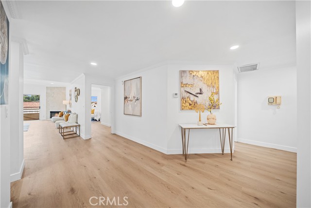 Detail Gallery Image 22 of 53 For 10475 Ashton Avenue Ave #301,  Los Angeles,  CA 90024 - 2 Beds | 3 Baths