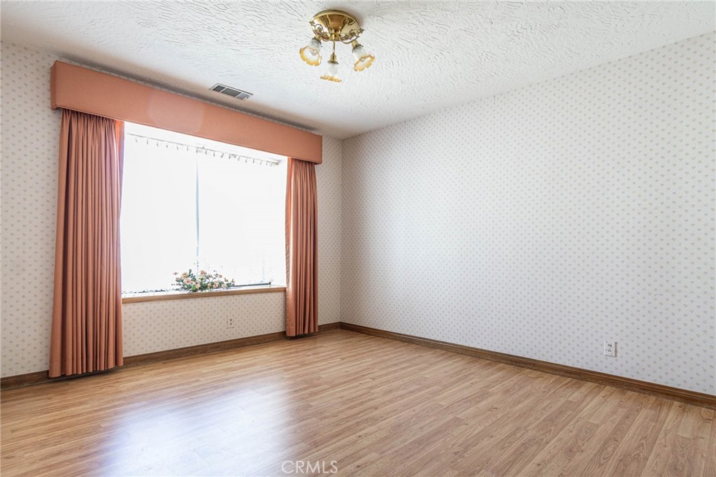 https://media.crmls.org/medias/43ae4a63-9a5b-4f3d-a4fa-ad361e4bf28a.jpg?preset=X-Large