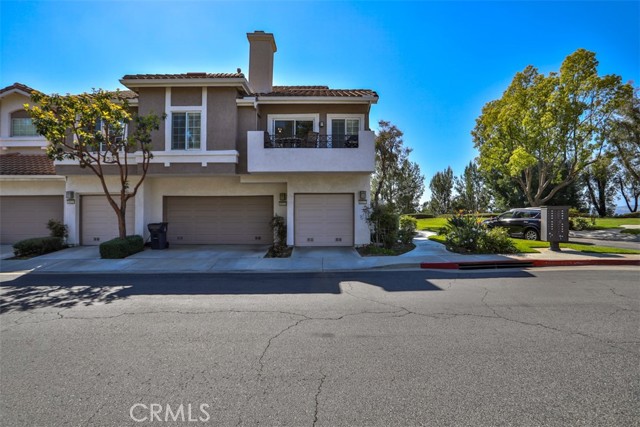 8025 E Sandstone Drive, Anaheim Hills CA: https://media.crmls.org/medias/43ae6055-d542-4f12-aa25-944cadc174b7.jpg