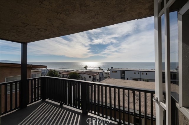 Detail Gallery Image 10 of 28 For 2919 Crest Drive, Manhattan Beach,  CA 90266 - 2 Beds | 1/1 Baths